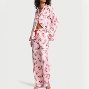 NWT Victoria Secret Women’s Pink Satin Pajamas Candy Canes And Bows Size Small